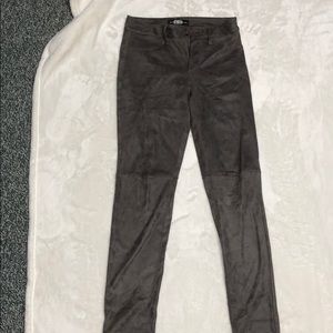 Skinny legging style pants